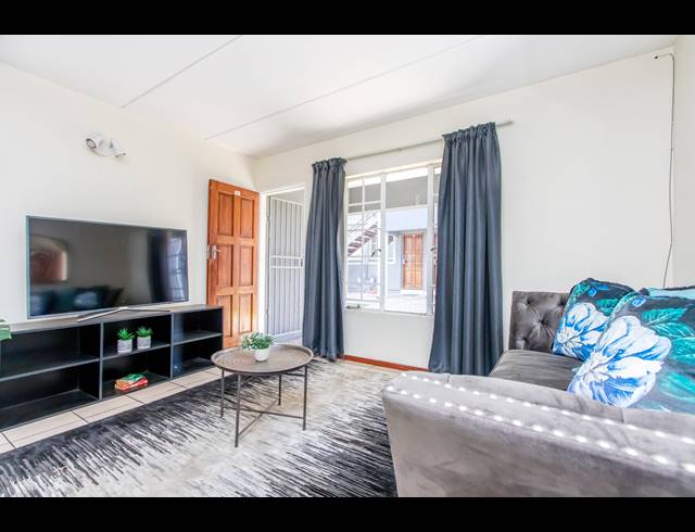 2 BEDROOM APARTMENT FOR SALE IN COMET
